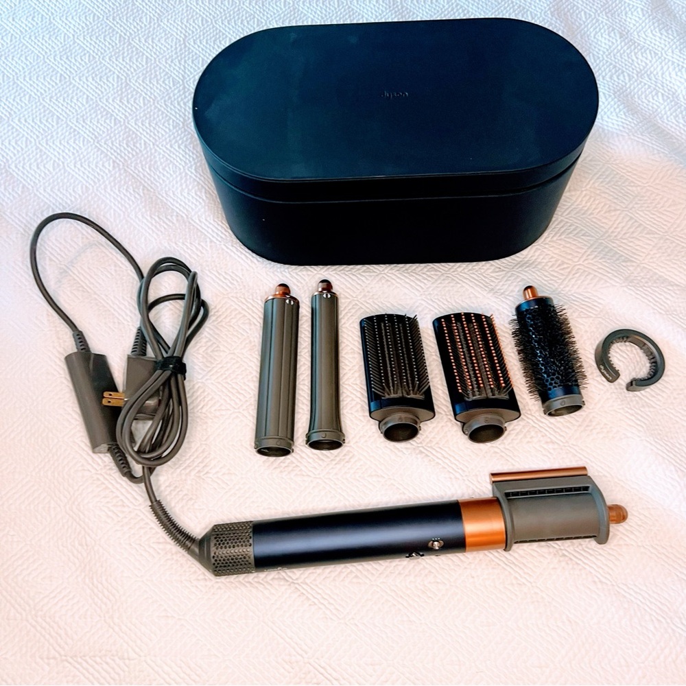 EUC Dyson Airwrap Complete Long with Case